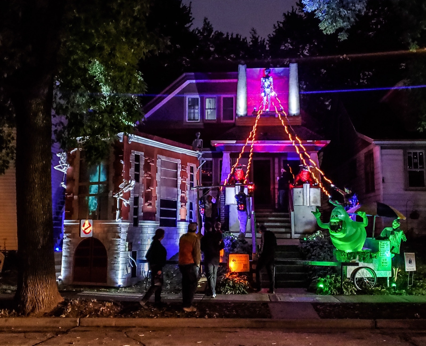 Maison Halloween - Milwaukee - Wiskonsin Night-AJ